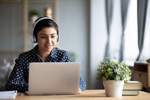 Headphones Hearing Office Worker Istock 1208855996 Credit Fizkes