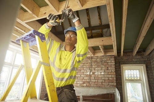 Even when working at height feels like a second nature, the reality is that even a momentary lack of balance or vertigo can be a major risk