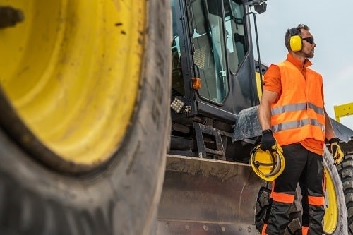 Around 21,000 construction workers in the UK suffer from work-related hearing problems